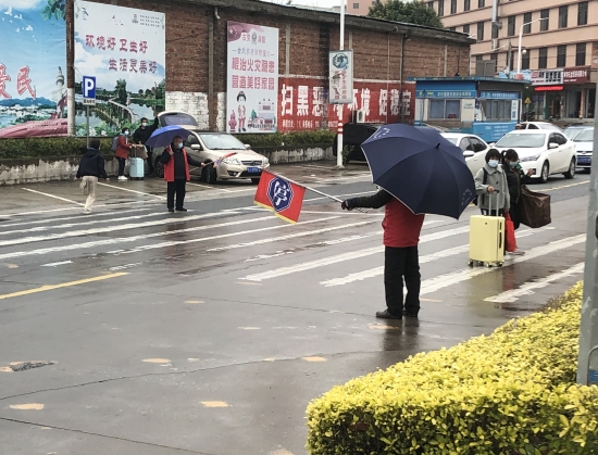 已處理13  古勞中學(xué)教師、家長(zhǎng)義工護(hù)學(xué).jpg