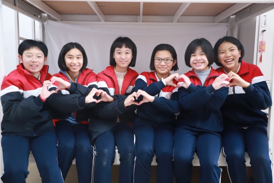 已處理22  新學(xué)期，我們又見面了！比心（昆侖學(xué)校）.JPG