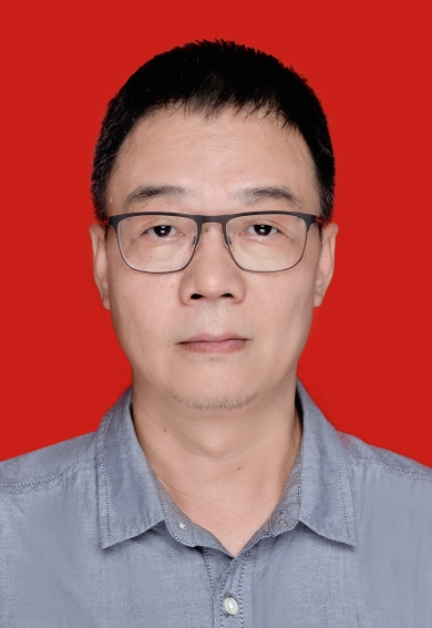 李勇?。ê雍芾砉晒砷L、四級主任科員）.jpg