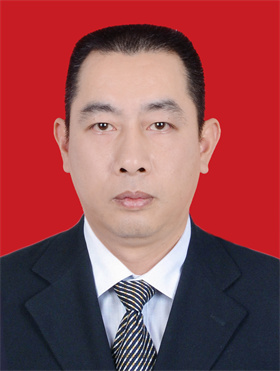 李偉超（紅底，有領(lǐng)帶）.jpg
